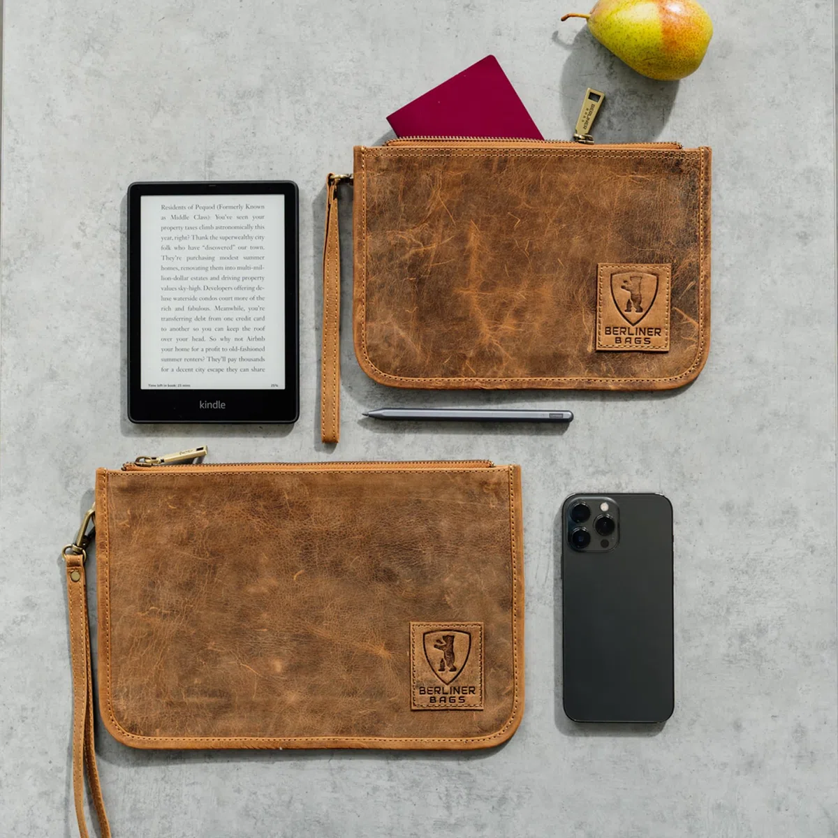 Berliner Bags Theo XL Pochette Documents en Cuir Véritable avec Fermeture Éclair, Organiseur de Voyage et Porte-Passeport Élégant et Durable pour Homme et Femme – Marron