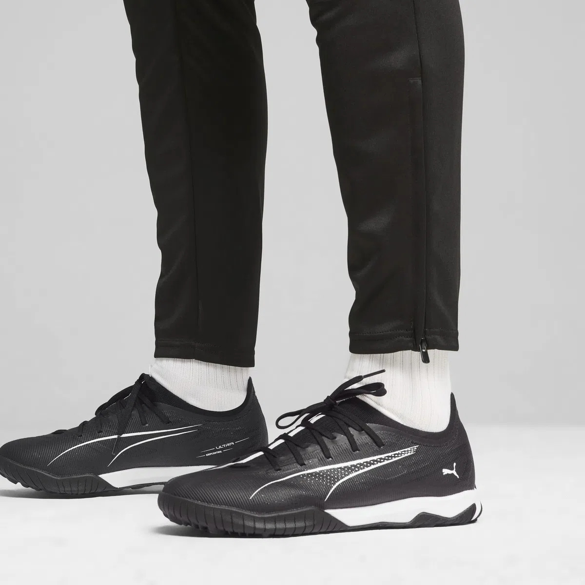 PUMA Chaussures de Football Ultra 5 Match TT Unisexe