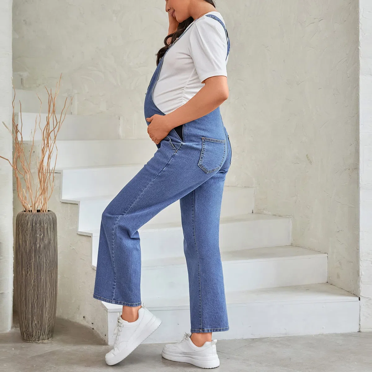 Salopette de maternité à bretelles droites longueur cheville en jean pour femme enceinte