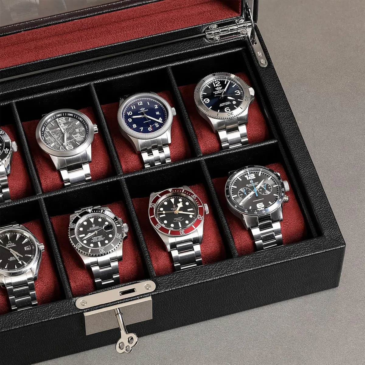 ROTHWELL Boîte à montres en cuir à 10 emplacements – Ecrins pour montres de luxe avec doublure en microsuède ultra douce, support verrouillable avec grand plateau en verre (Noir/Rouge)