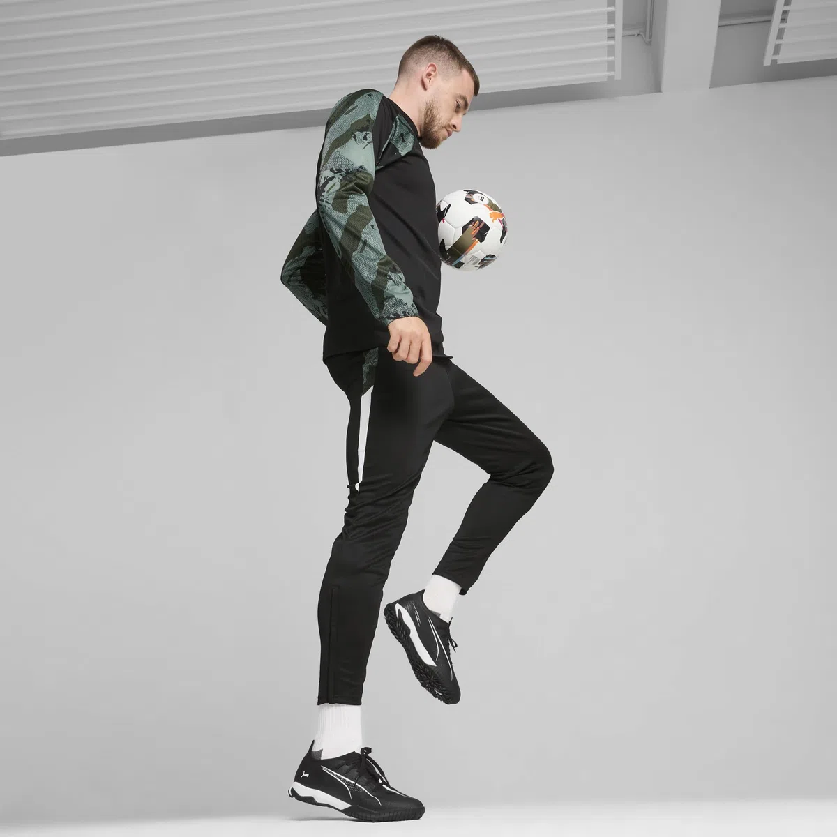 PUMA Chaussures de Football Ultra 5 Match TT Unisexe