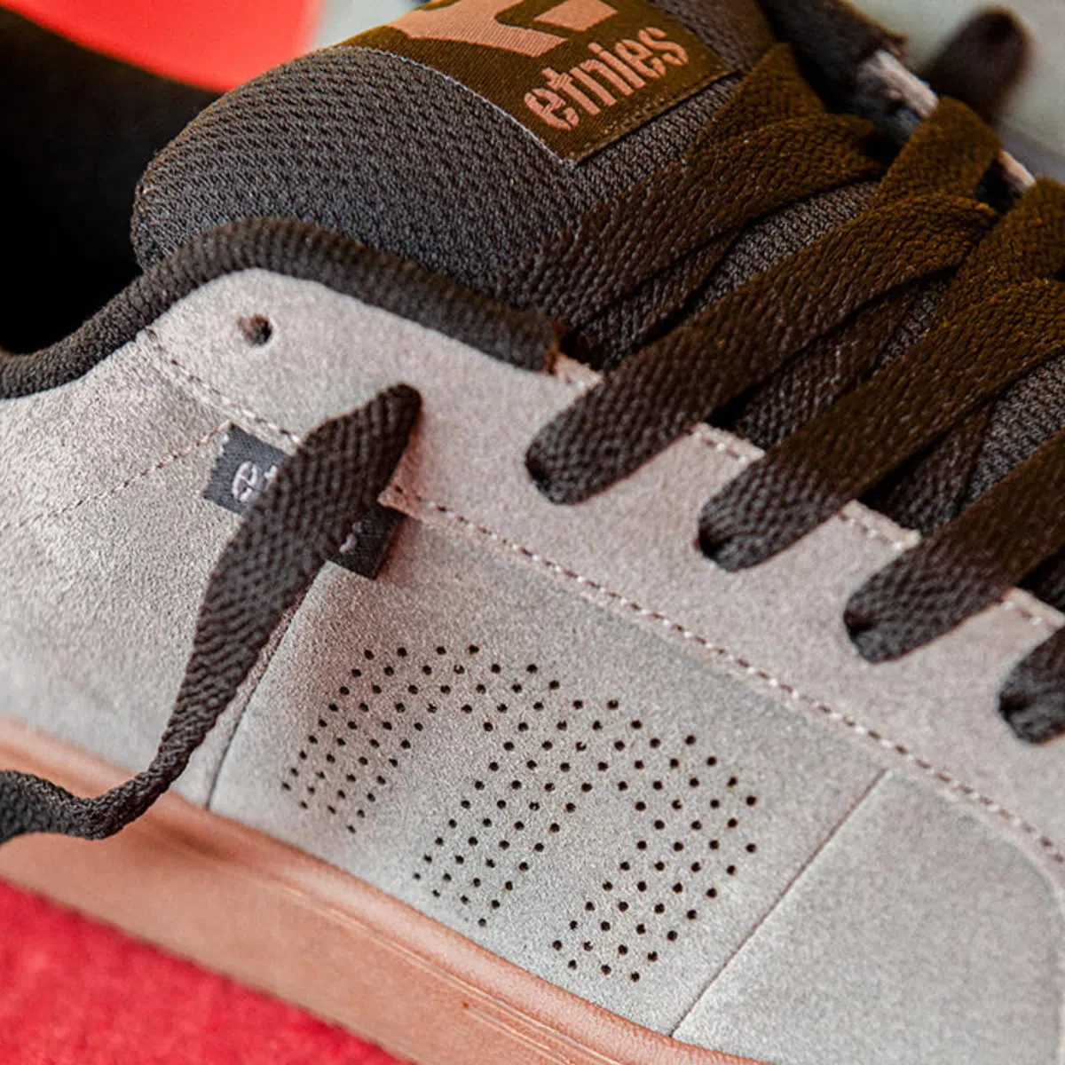 Etnies Kingpin - Skate Cupsole Iconique, Construction Renforcée, Confort Coussiné, Baskets du Quotidien