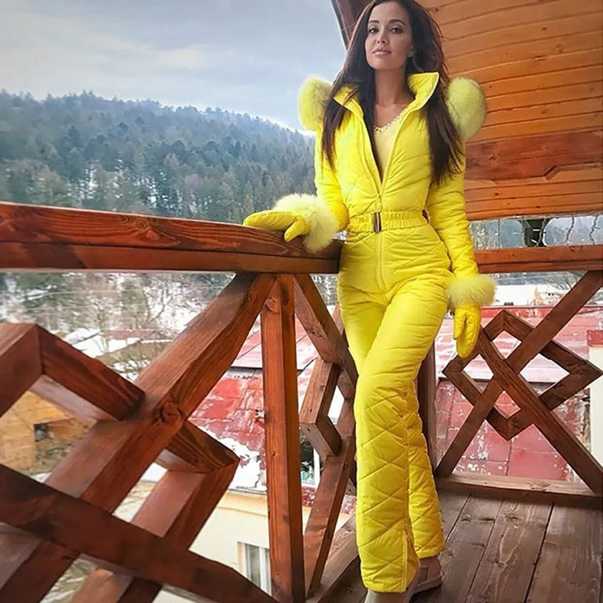 AEGJEGVD Combinaison de Ski pour Femme Une Pièce Combinaison de Neige Chaude Combinaison de Ski Hiver Imperméable Veste de Snowboard Longue Combinaison de Ski Sports de Neige Capuche en Plein Air