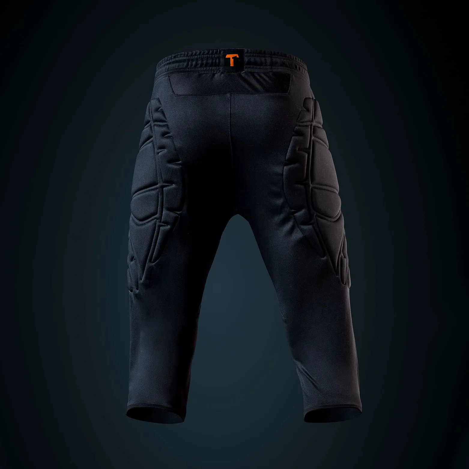 T1TAN Pantalon 3/4 - pour Les Gardiens -Pantalon d'entraînement avec des Protections légères au Niveau des Hanches et des Genoux et Une Zone de Genoux étendue à l'avant Font
